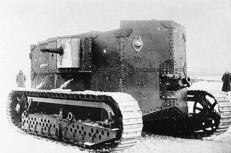 The Holt gas-electric tank, the first American tank, in 1917. The Holt did not get beyond the prototype stage, proving too heavy and inefficient in design.